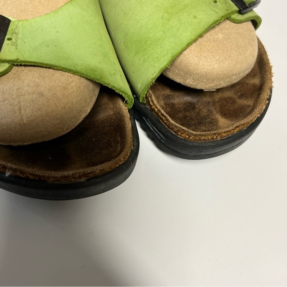 Birkenstock Betula platform Arizona 2 strap slide neon green leather black buckl - Picture 7 of 12